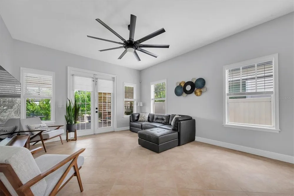 3003 W Leroy St, Tampa, FL 33607