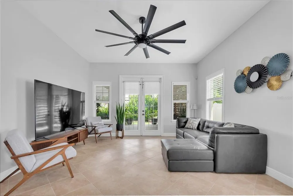 3003 W Leroy St, Tampa, FL 33607