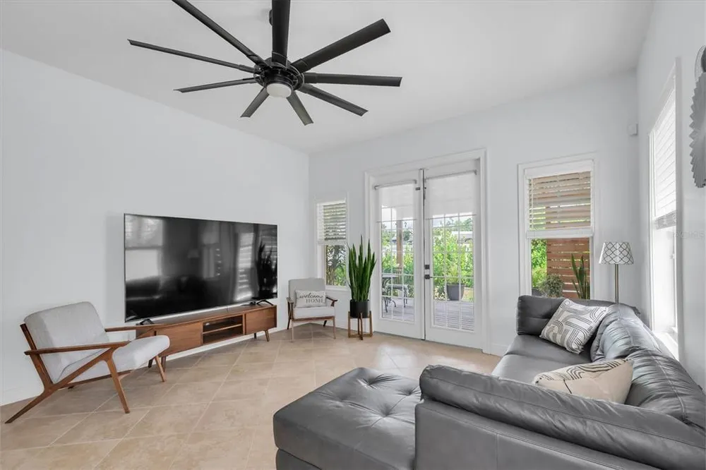 3003 W Leroy St, Tampa, FL 33607