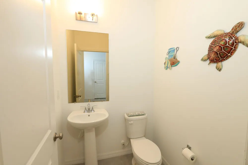 656 NE Waters Edge Ln, Port St Lucie, FL 34983
