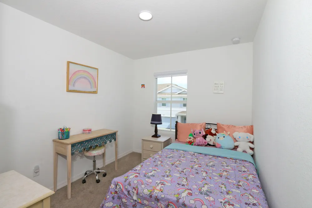 656 NE Waters Edge Ln, Port St Lucie, FL 34983