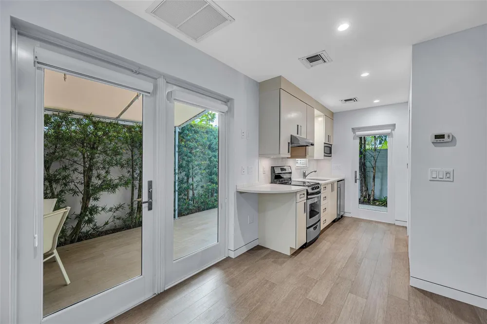 1200 NE 2nd St, Fort Lauderdale, FL 33301
