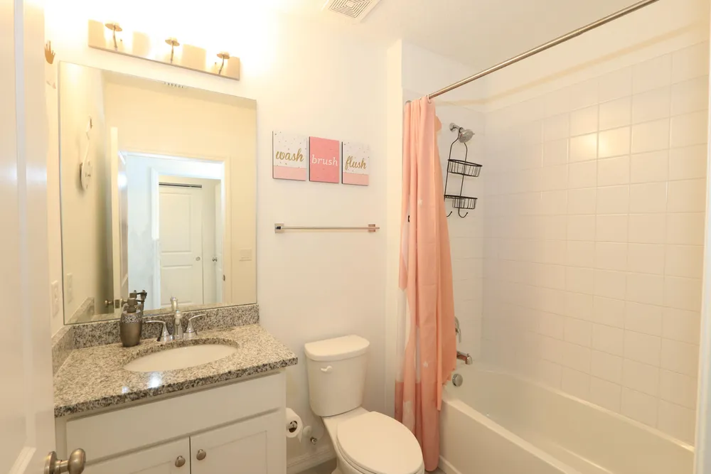 656 NE Waters Edge Ln, Port St Lucie, FL 34983