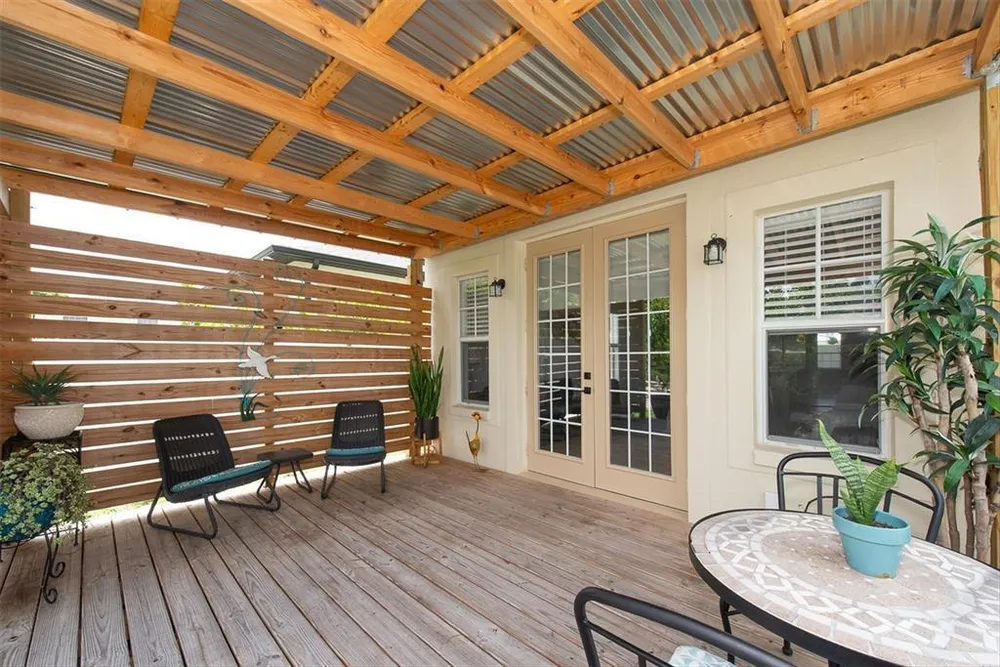 3003 W Leroy St, Tampa, FL 33607