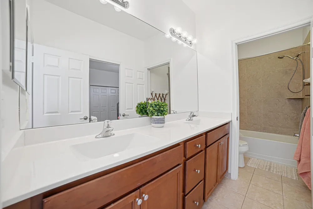 5931 NW 56th Pl, Tamarac, FL 33319