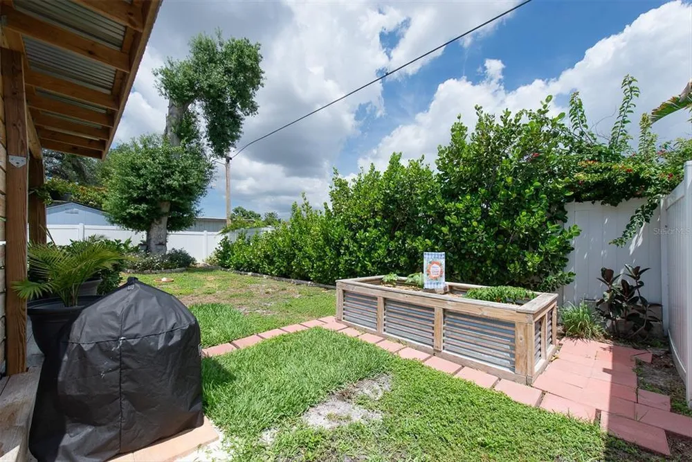 3003 W Leroy St, Tampa, FL 33607