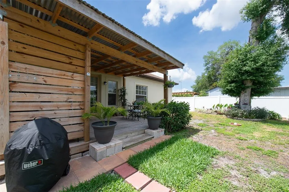 3003 W Leroy St, Tampa, FL 33607
