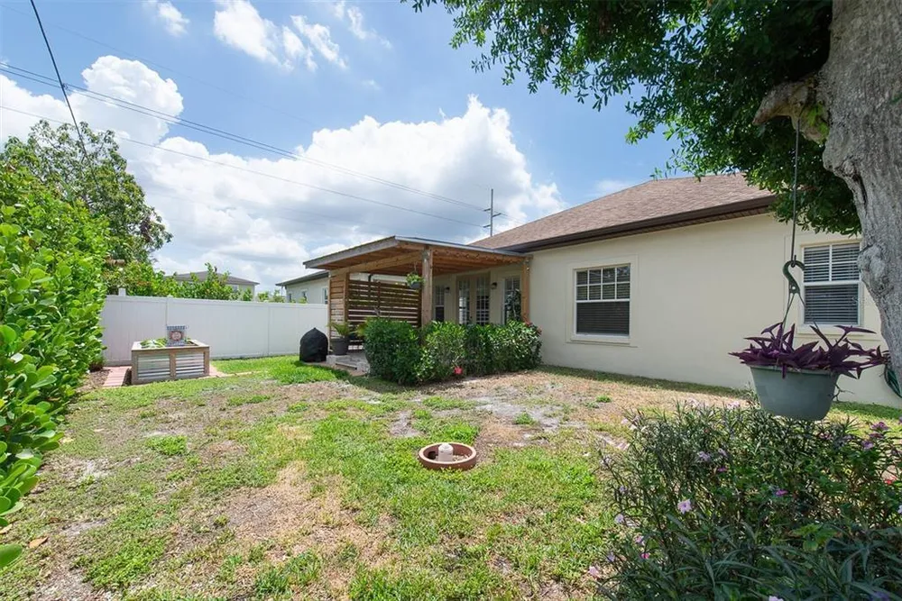 3003 W Leroy St, Tampa, FL 33607