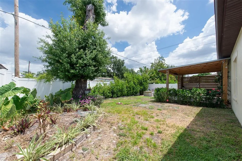 3003 W Leroy St, Tampa, FL 33607