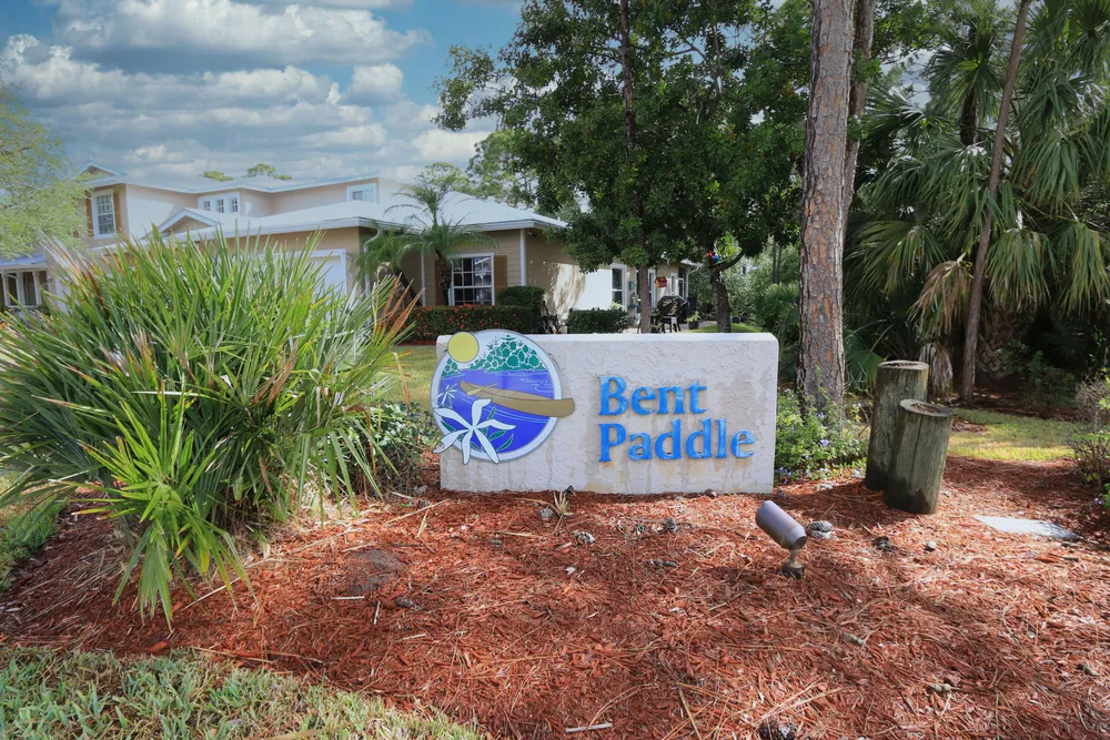 656 NE Waters Edge Ln, Port St Lucie, FL 34983