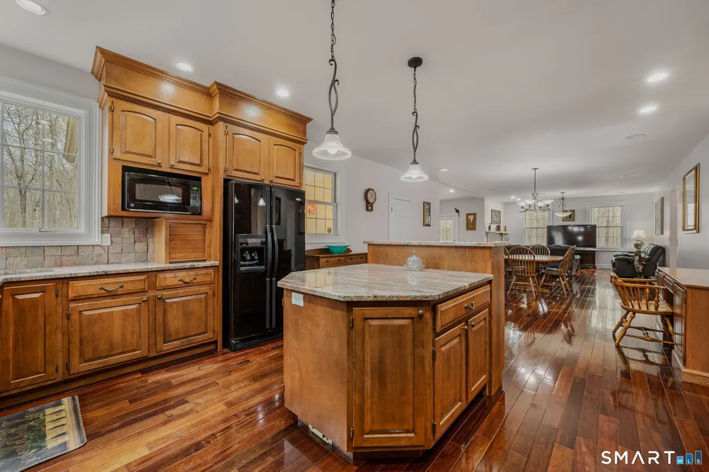 38 Jeremy Dr, East Lyme, CT 06333