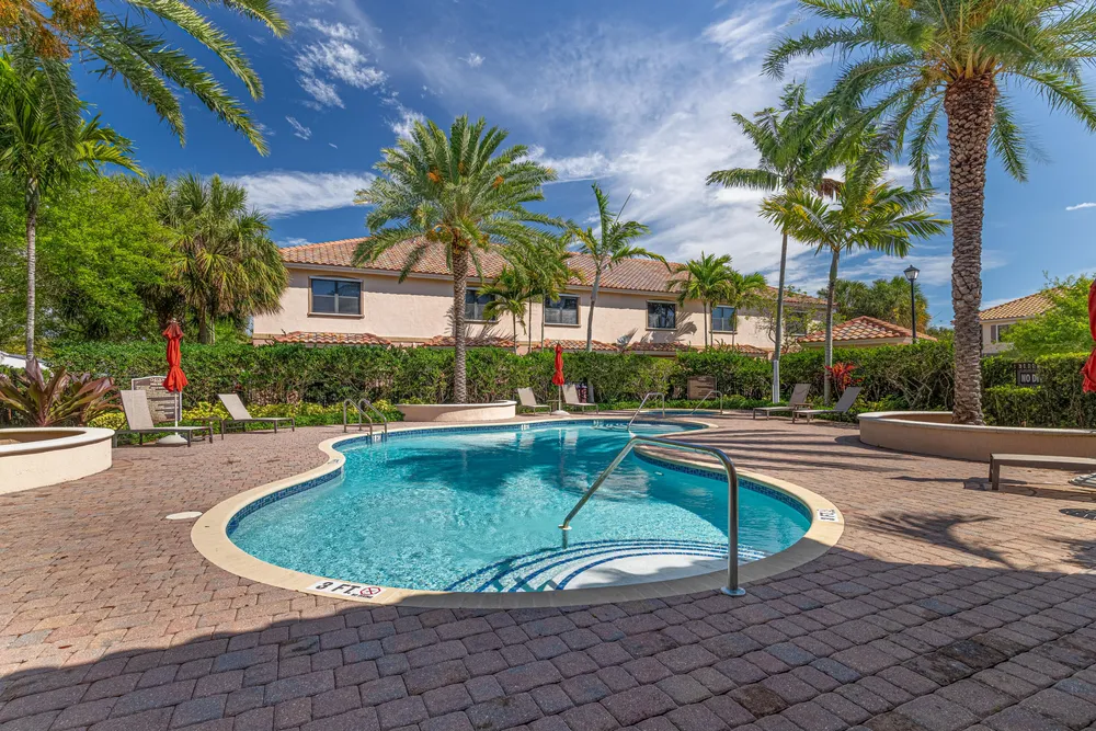 5931 NW 56th Pl, Tamarac, FL 33319