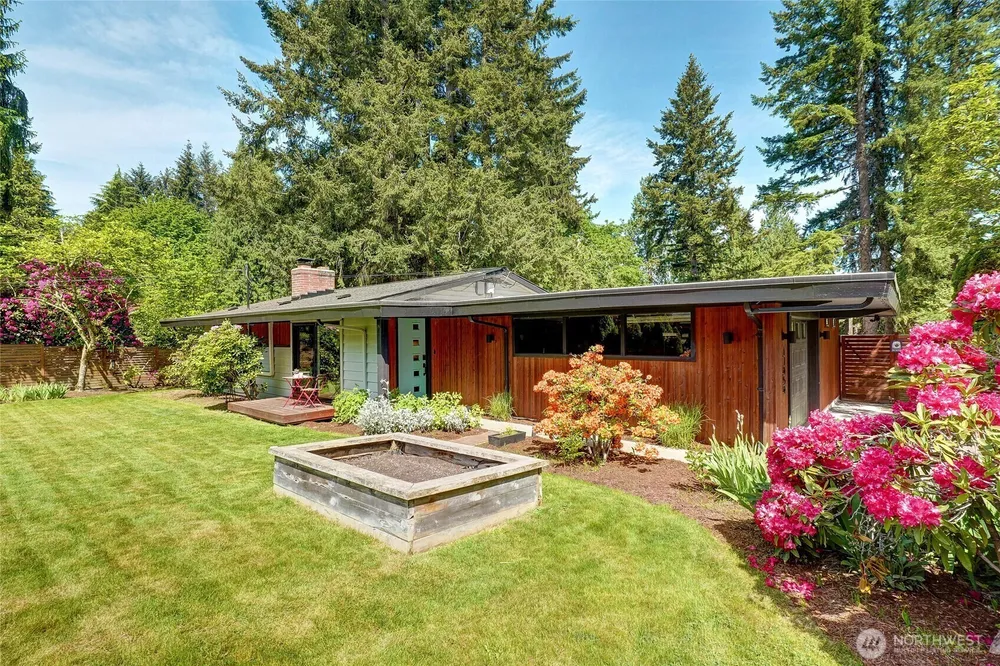 17050 NE 95th St, Redmond, WA 98052