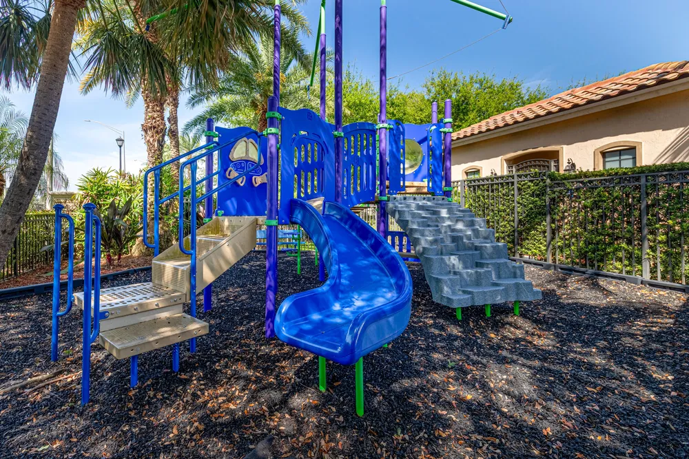 5931 NW 56th Pl, Tamarac, FL 33319