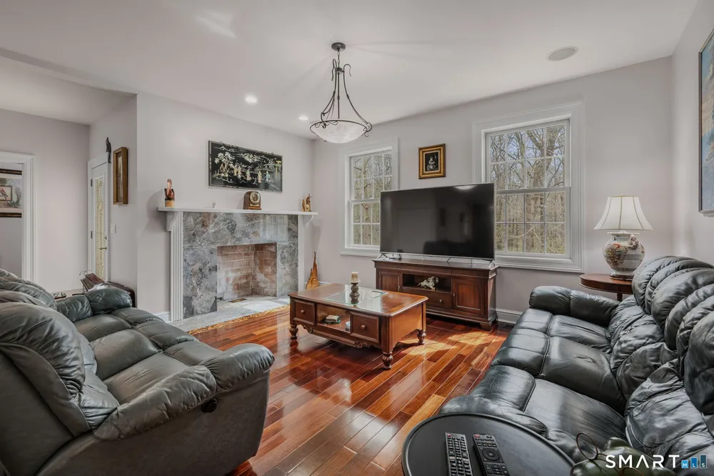 38 Jeremy Dr, East Lyme, CT 06333