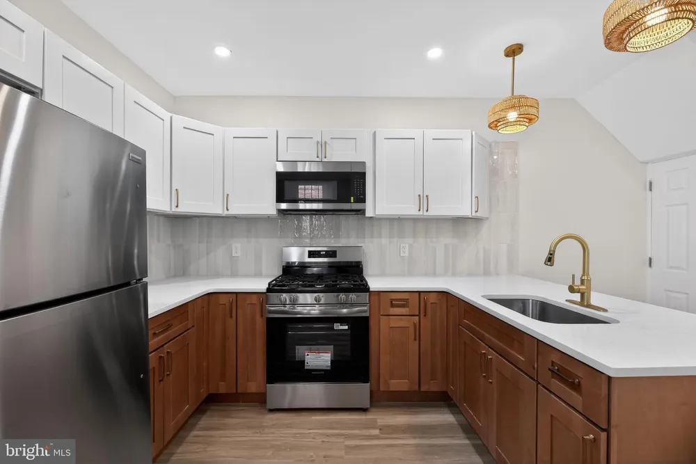 413 Elm St, Camden, NJ 08102