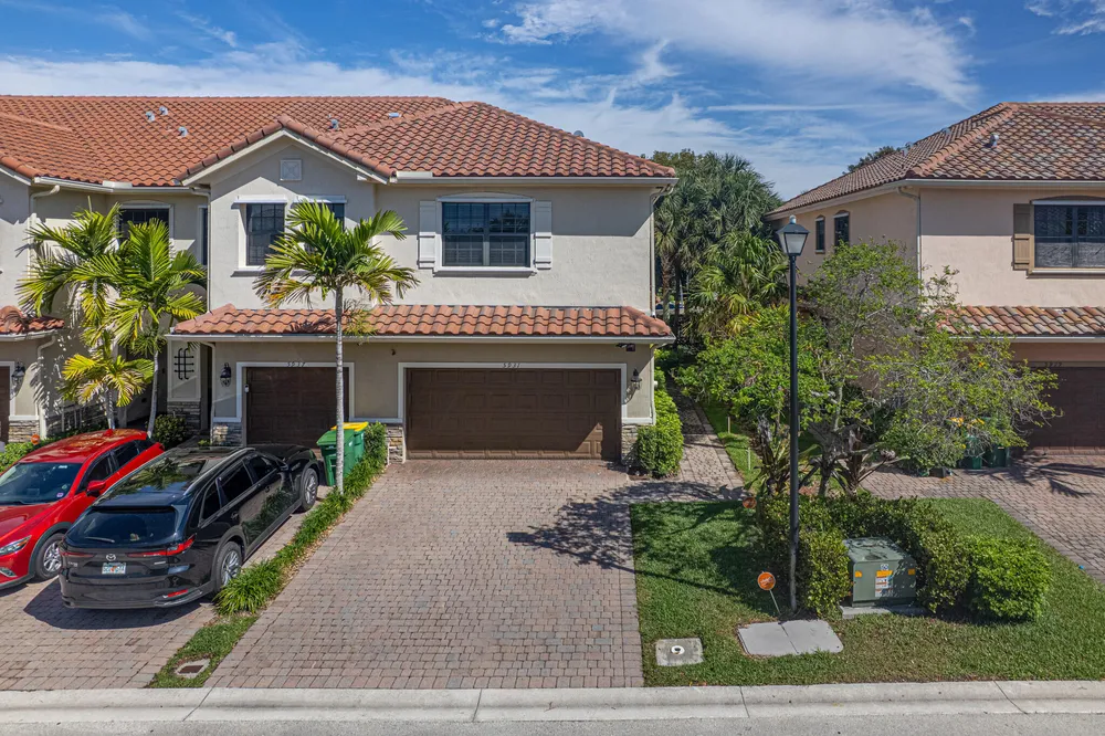 5931 NW 56th Pl, Tamarac, FL 33319