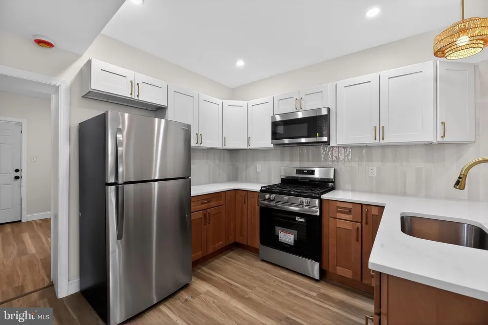 413 Elm St, Camden, NJ 08102