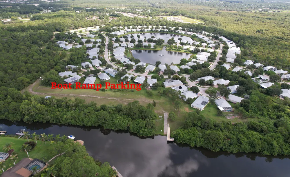 656 NE Waters Edge Ln, Port St Lucie, FL 34983