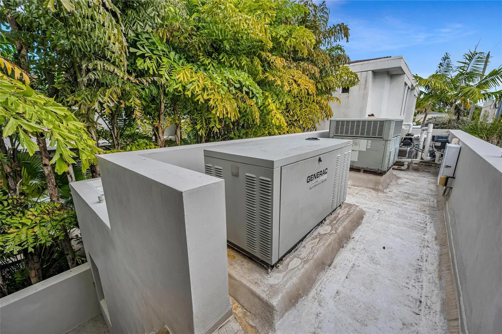 1200 NE 2nd St, Fort Lauderdale, FL 33301