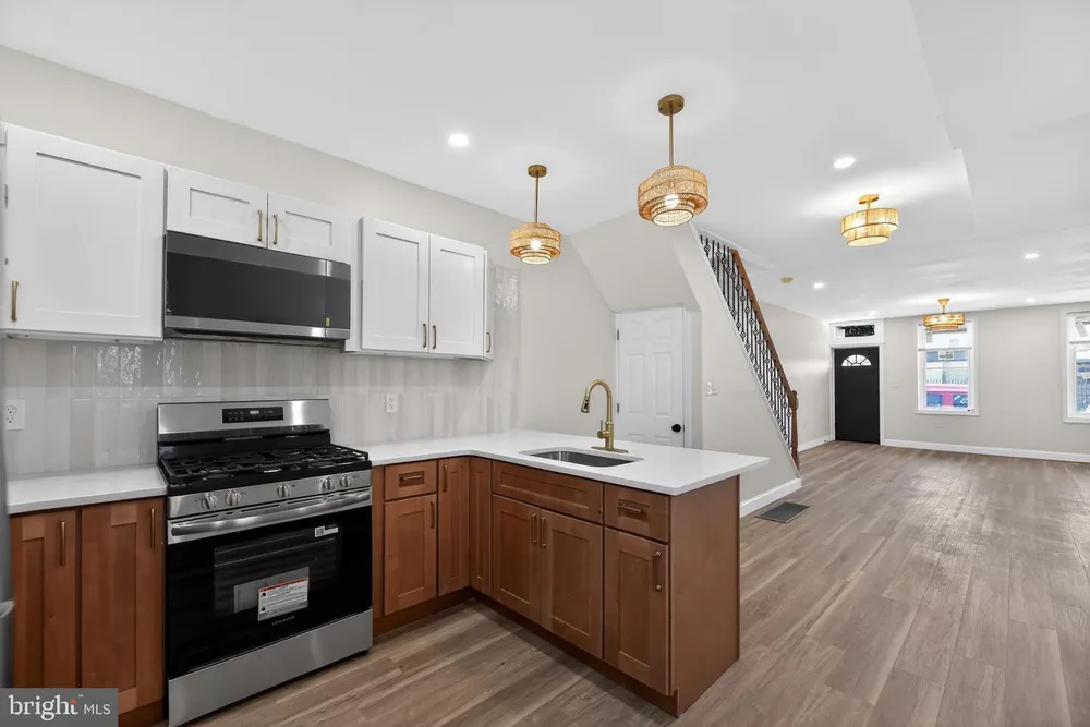 413 Elm St, Camden, NJ 08102