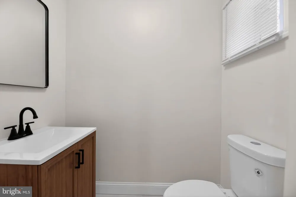 413 Elm St, Camden, NJ 08102