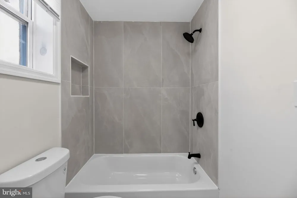 413 Elm St, Camden, NJ 08102