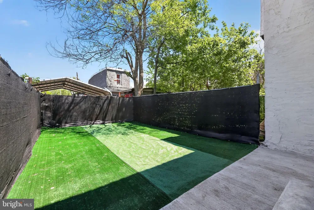 413 Elm St, Camden, NJ 08102