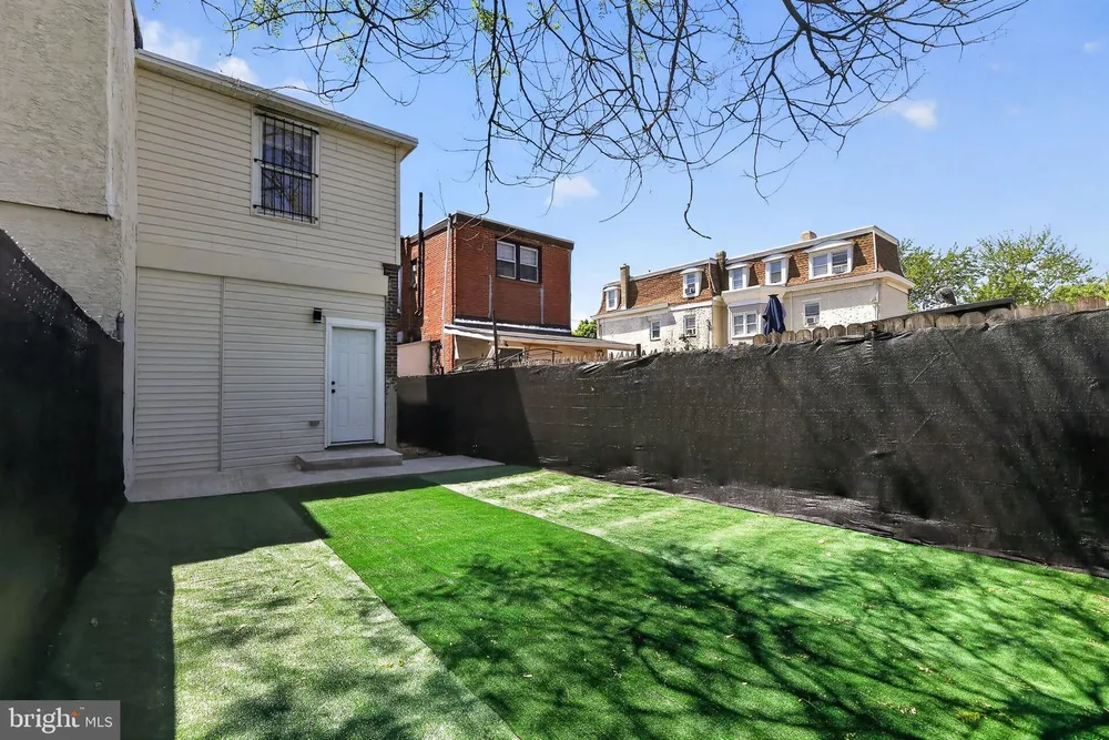 413 Elm St, Camden, NJ 08102