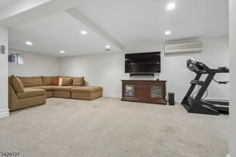 107 Huron Dr, Chatham, NJ 07928