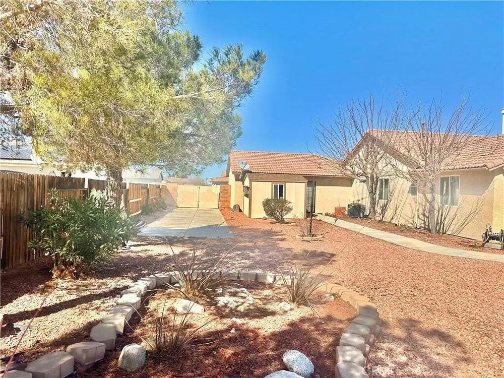 21245 Cask Ct, Apple Valley, CA 92308