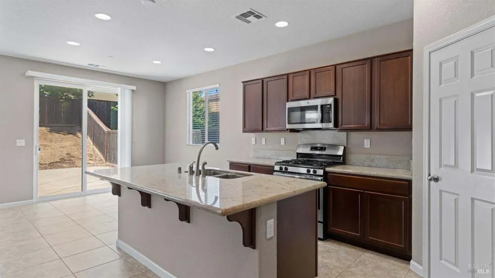 2508 Chuck Hammond Dr, Fairfield, CA 94533