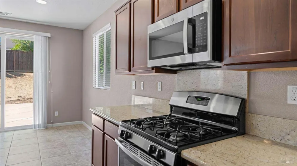 2508 Chuck Hammond Dr, Fairfield, CA 94533