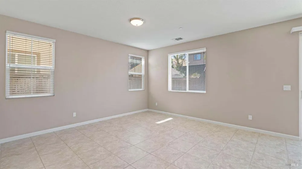 2508 Chuck Hammond Dr, Fairfield, CA 94533