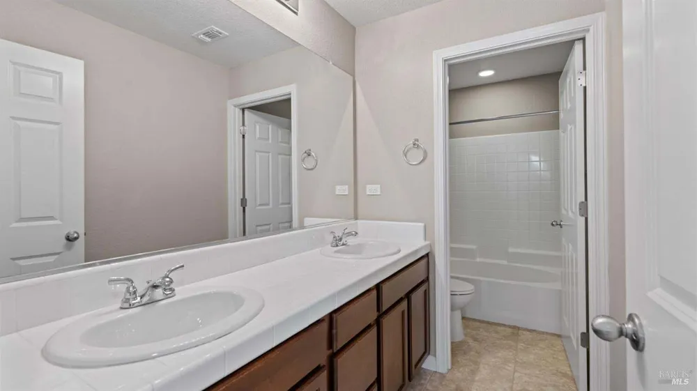 2508 Chuck Hammond Dr, Fairfield, CA 94533