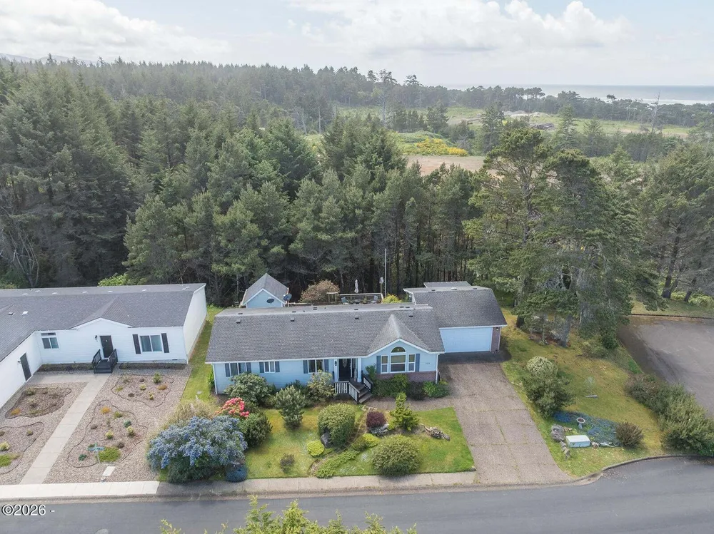 1215 SW Ocean Hills Dr, Waldport, OR 97394