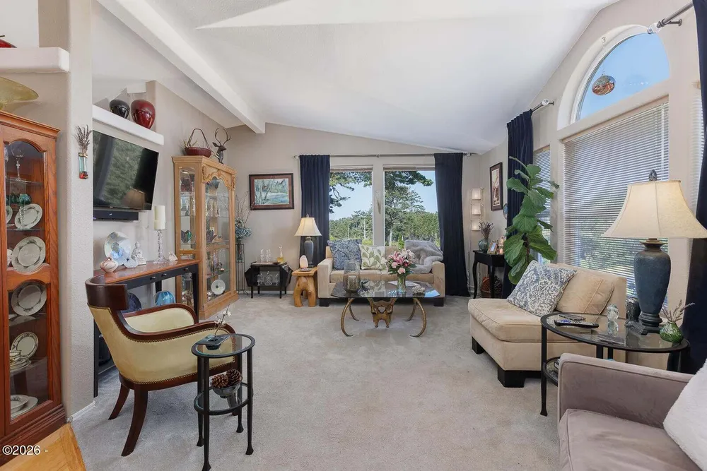 1215 SW Ocean Hills Dr, Waldport, OR 97394