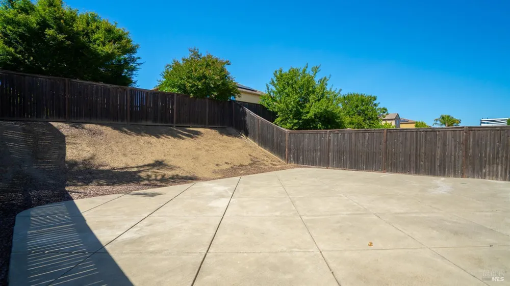 2508 Chuck Hammond Dr, Fairfield, CA 94533
