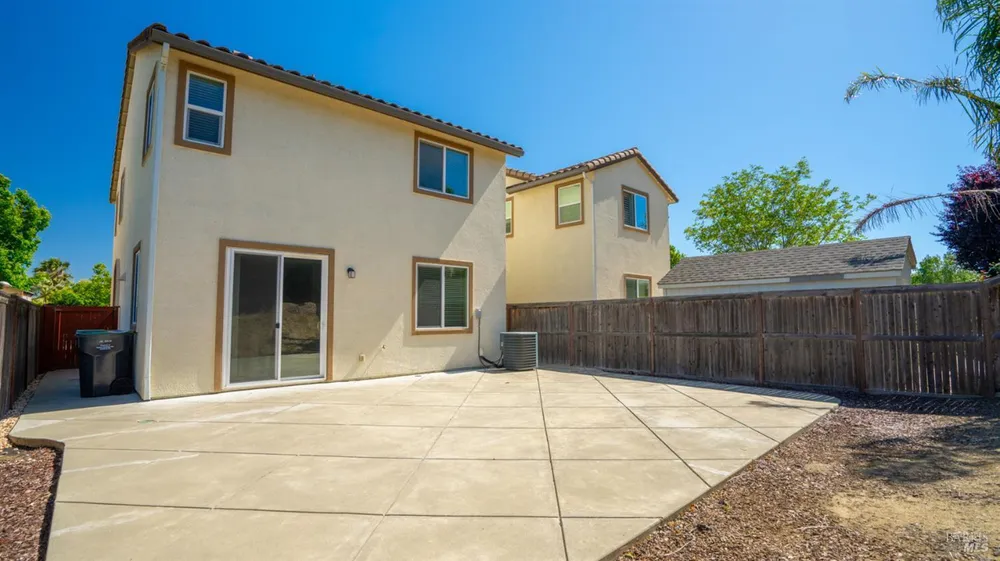 2508 Chuck Hammond Dr, Fairfield, CA 94533