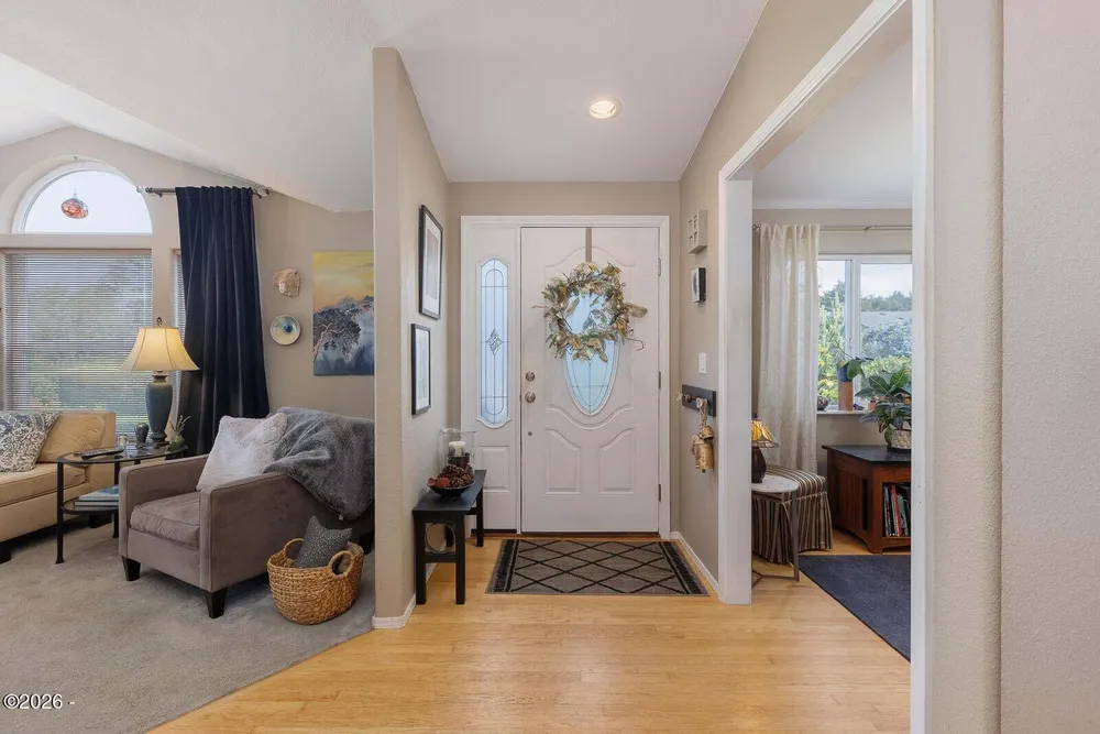 1215 SW Ocean Hills Dr, Waldport, OR 97394