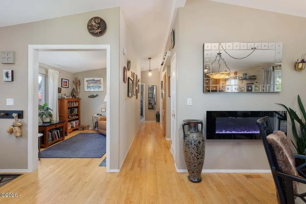 1215 SW Ocean Hills Dr, Waldport, OR 97394