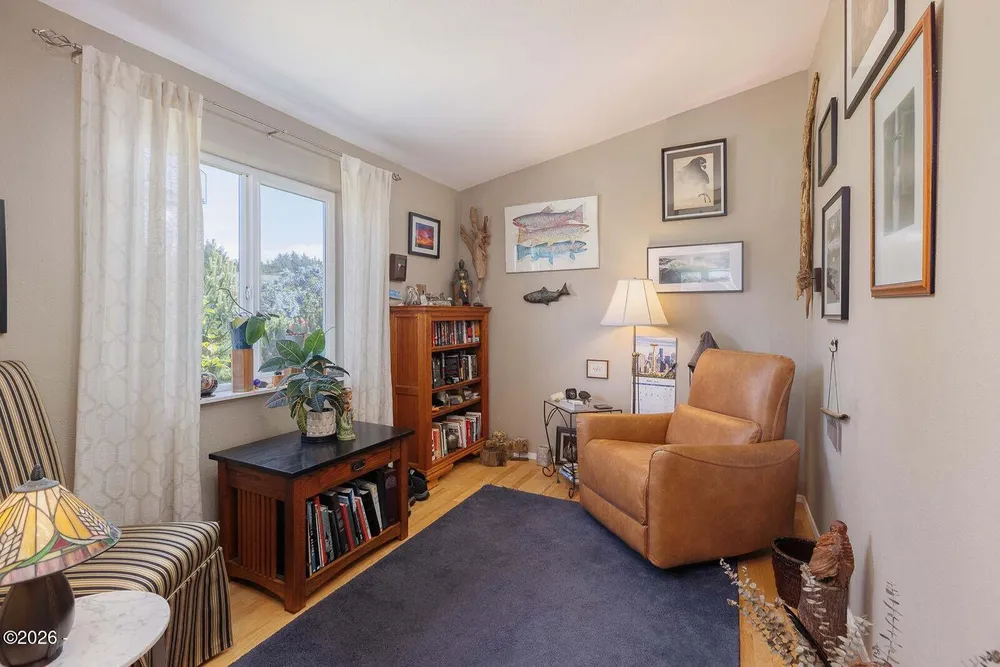1215 SW Ocean Hills Dr, Waldport, OR 97394