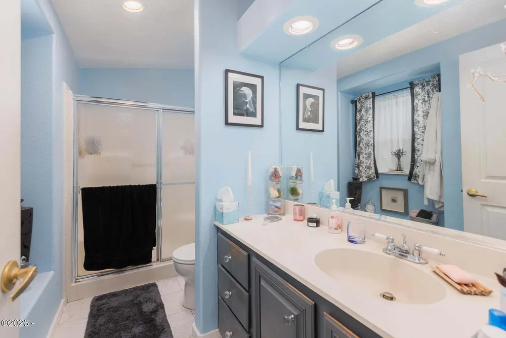 1215 SW Ocean Hills Dr, Waldport, OR 97394