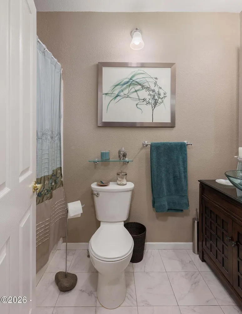 1215 SW Ocean Hills Dr, Waldport, OR 97394