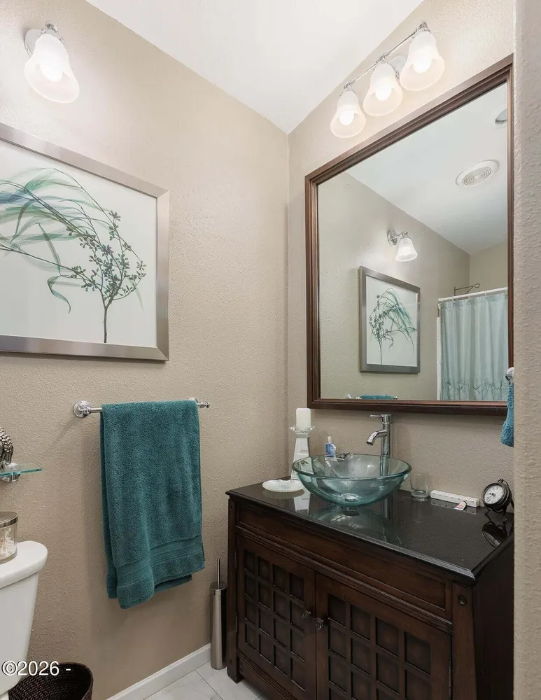 1215 SW Ocean Hills Dr, Waldport, OR 97394