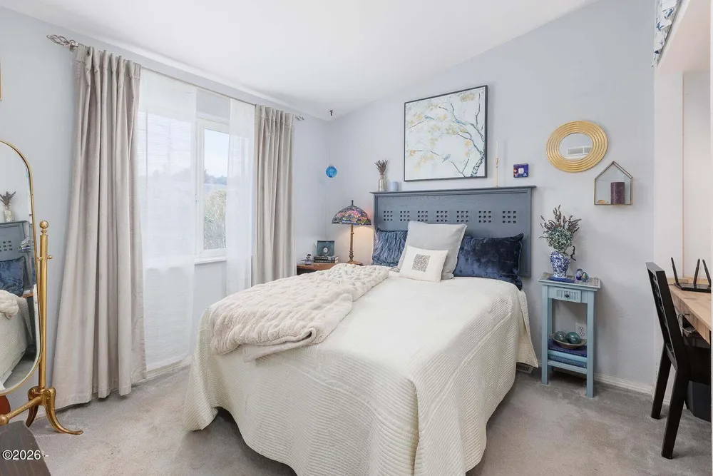 1215 SW Ocean Hills Dr, Waldport, OR 97394