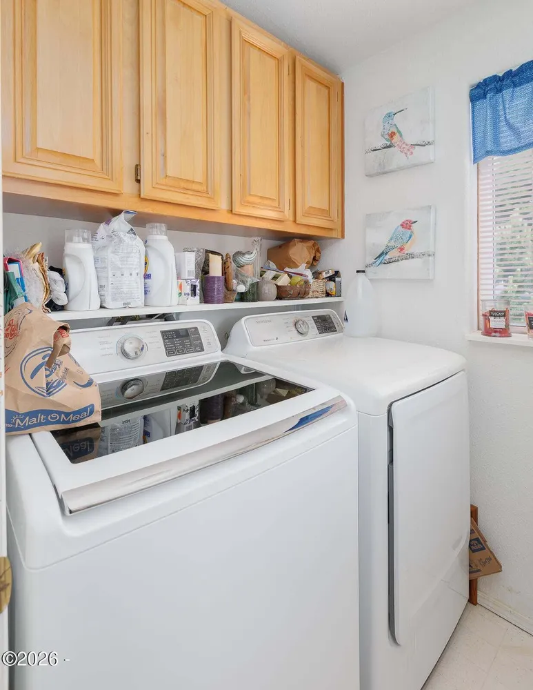 1215 SW Ocean Hills Dr, Waldport, OR 97394