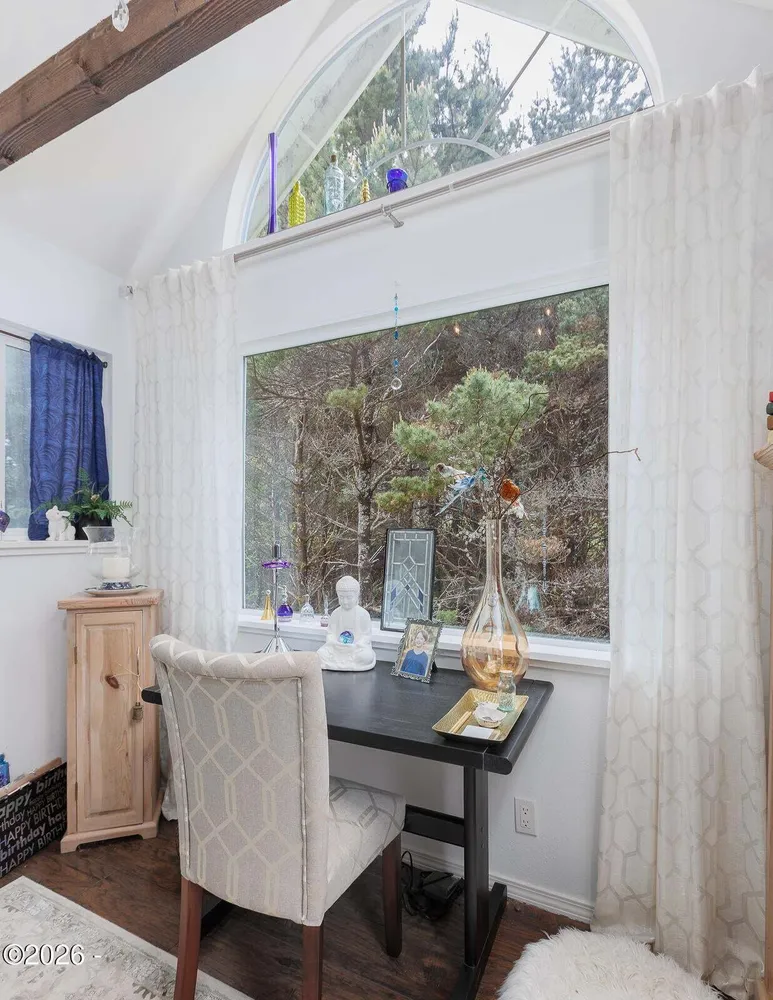 1215 SW Ocean Hills Dr, Waldport, OR 97394