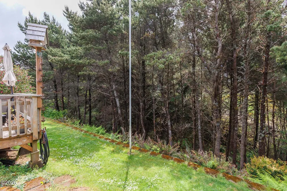 1215 SW Ocean Hills Dr, Waldport, OR 97394