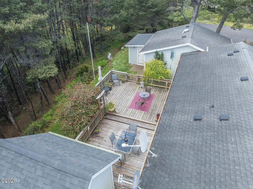 1215 SW Ocean Hills Dr, Waldport, OR 97394